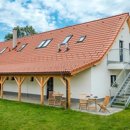Apartmany Jedovary Trhové Sviny Екстериор снимка
