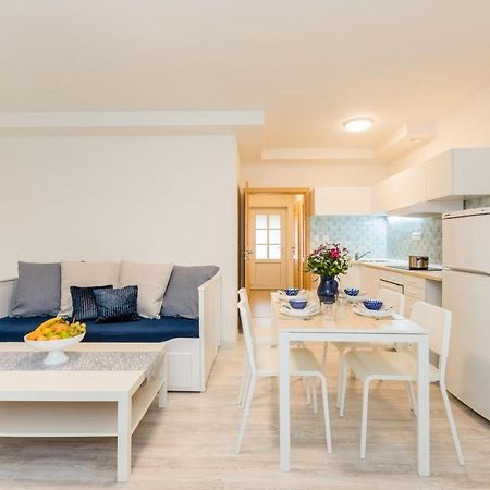 Apartmany Jedovary Trhové Sviny Екстериор снимка