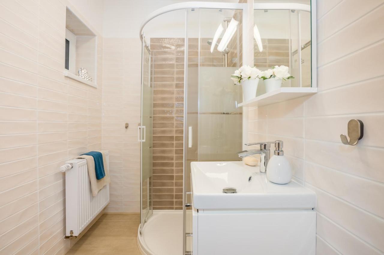 Apartmany Jedovary Trhové Sviny Екстериор снимка