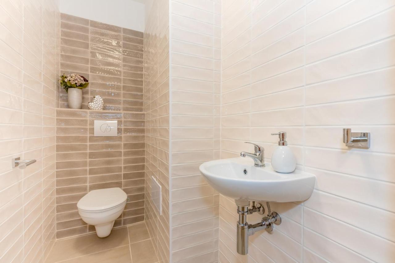 Apartmany Jedovary Trhové Sviny Екстериор снимка